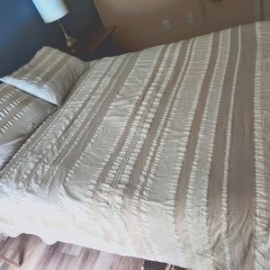 Boho Sonoma full/queen duvet with 2 pillow cases, tan and white